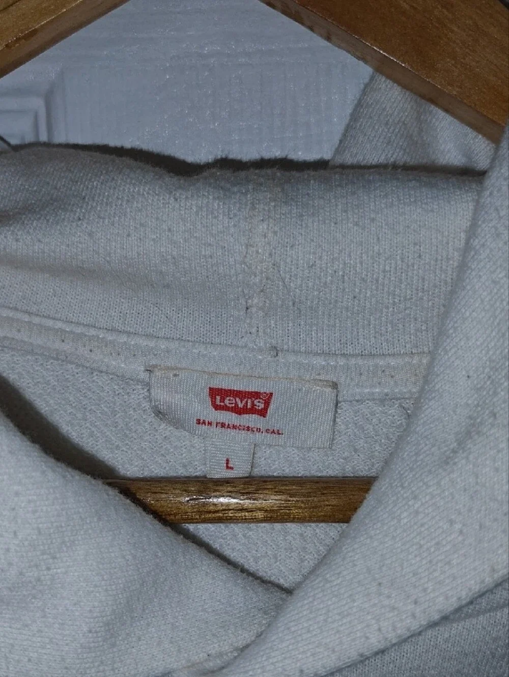 Levi's White Hoodie with Red Logo - Unisex Pullover